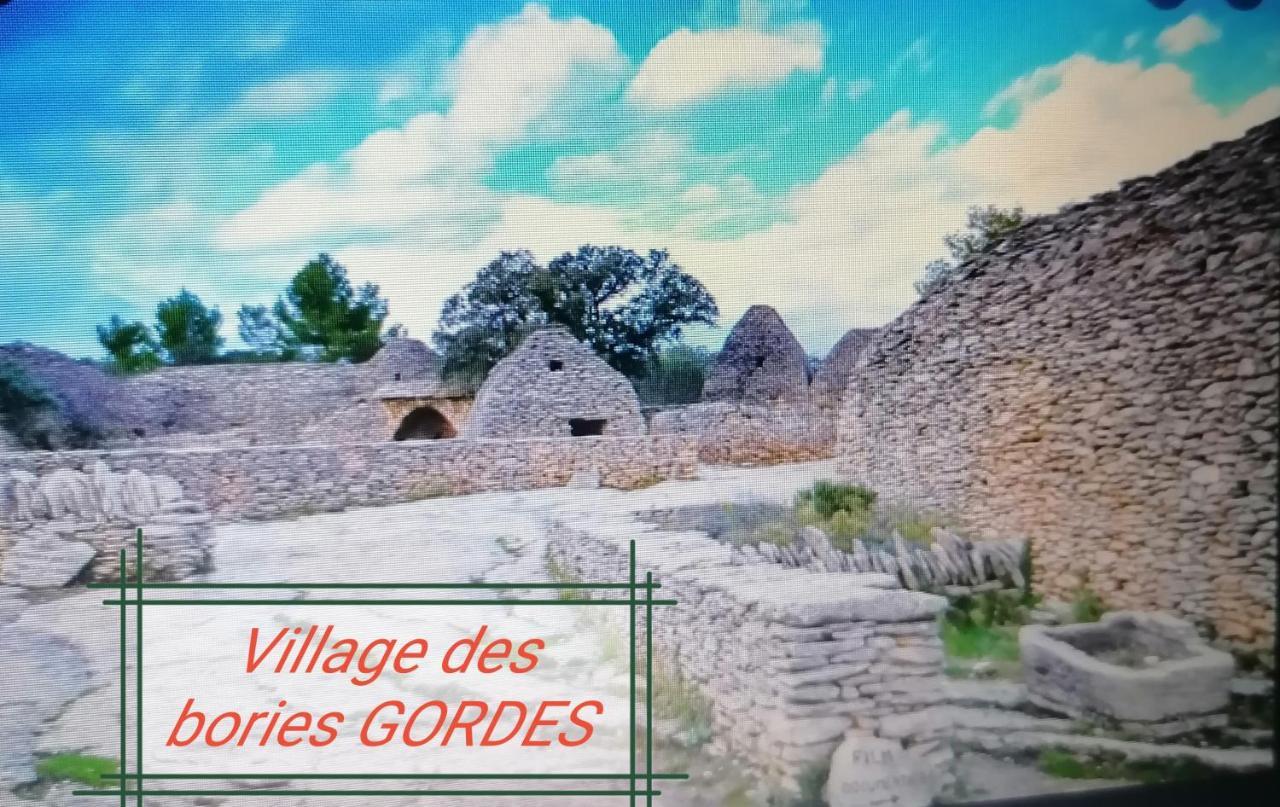 La Fee Viviane Et Michel L'Enchanteur Robion en Luberon Dış mekan fotoğraf