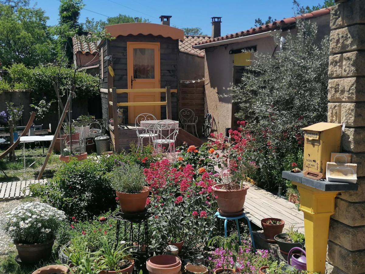 La Fee Viviane Et Michel L'Enchanteur Robion en Luberon Dış mekan fotoğraf