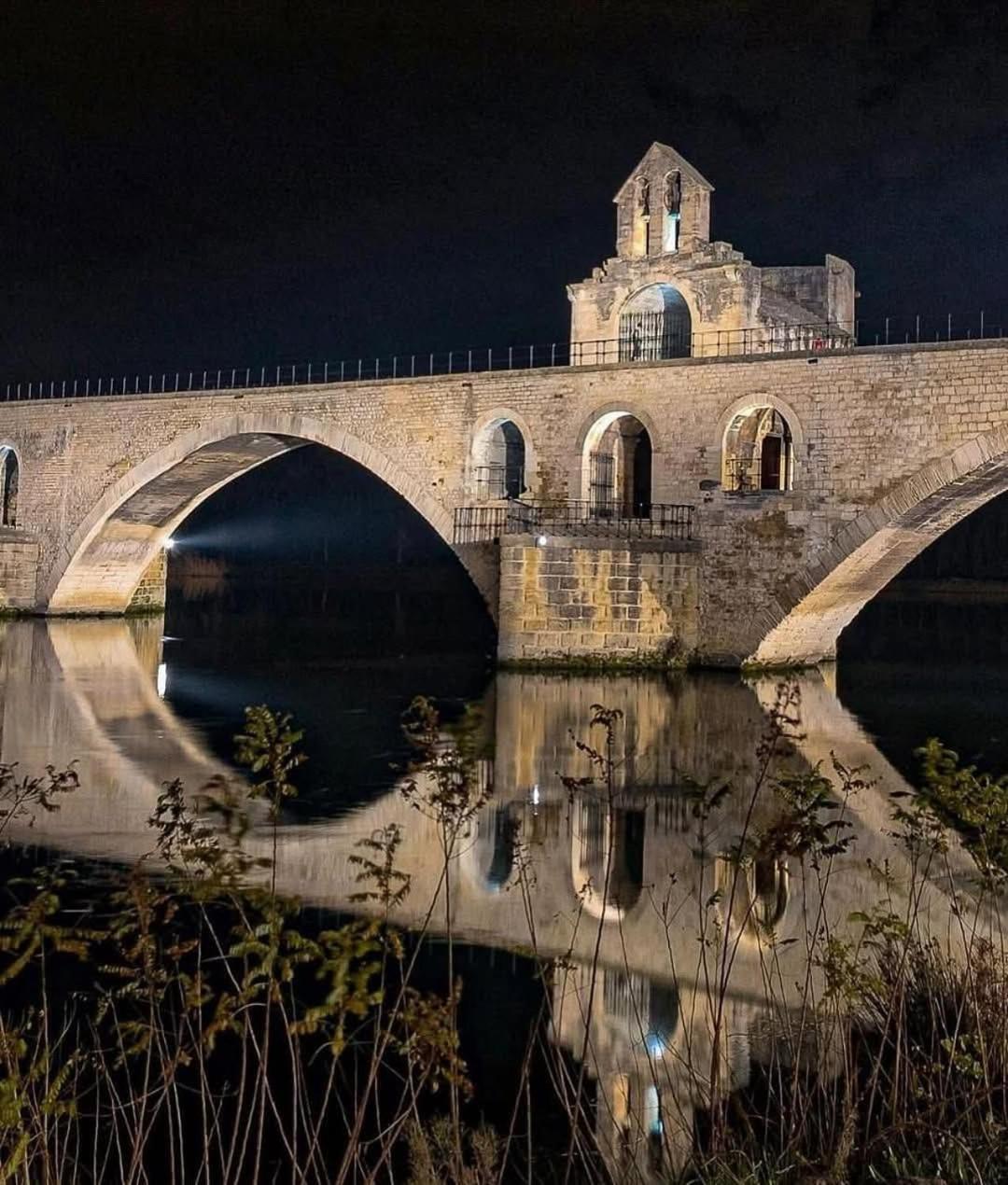 La Fee Viviane Et Michel L'Enchanteur Robion en Luberon Dış mekan fotoğraf